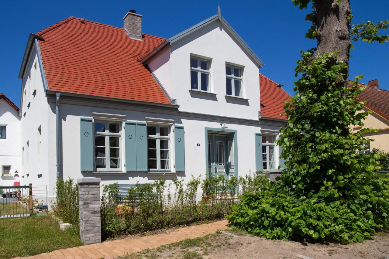 Вилла Kapitaenshaus Luv & Lee Вустров Экстерьер фото